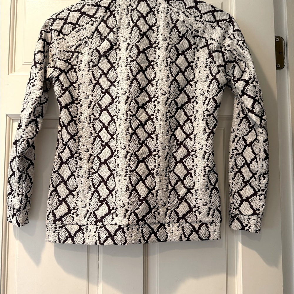 Zimmerman Nwot Python Snakeskin Patterned Mock Tu… - image 2